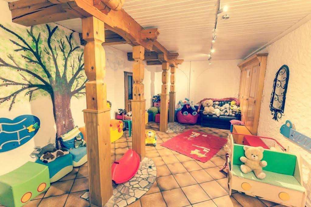 Hotel Sperlhof Уиндишгарстен Екстериор снимка